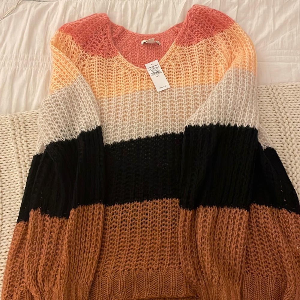 American Eagle Sweater, never worn, with tags! Size L